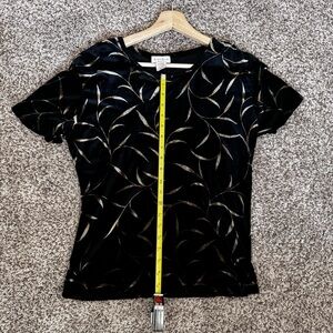 Velvet Vintage Chic Black and Gold Leaf Patterned Short Sleeve Top | S